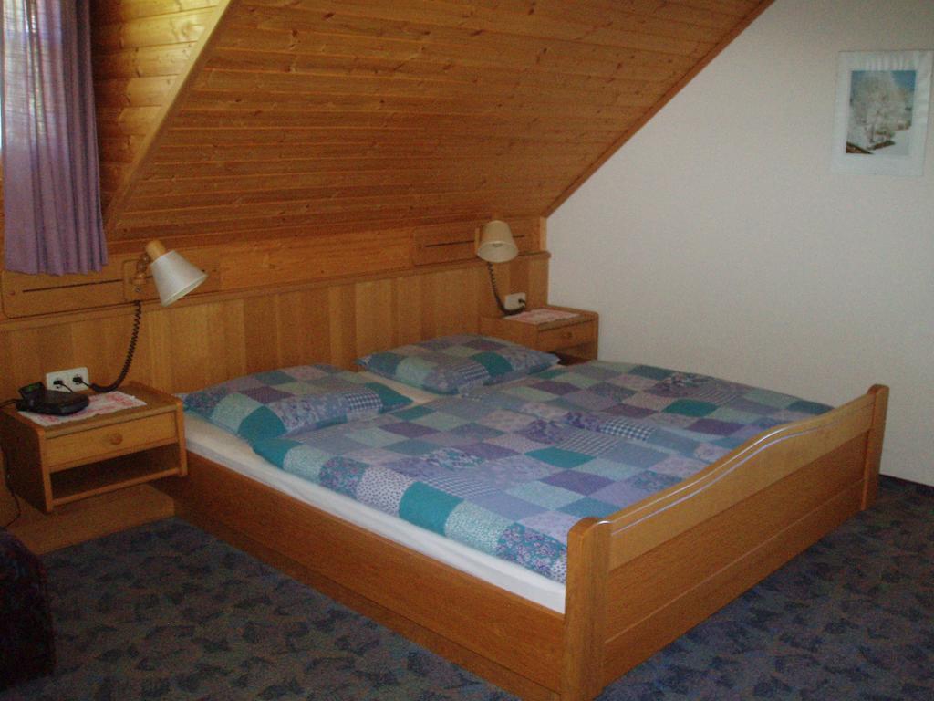 Appartement Pension Grasser Бад Клайнкирххайм Стая снимка