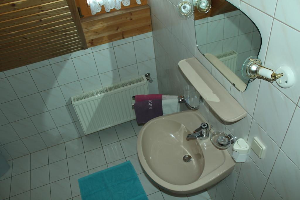 Appartement Pension Grasser Бад Клайнкирххайм Стая снимка